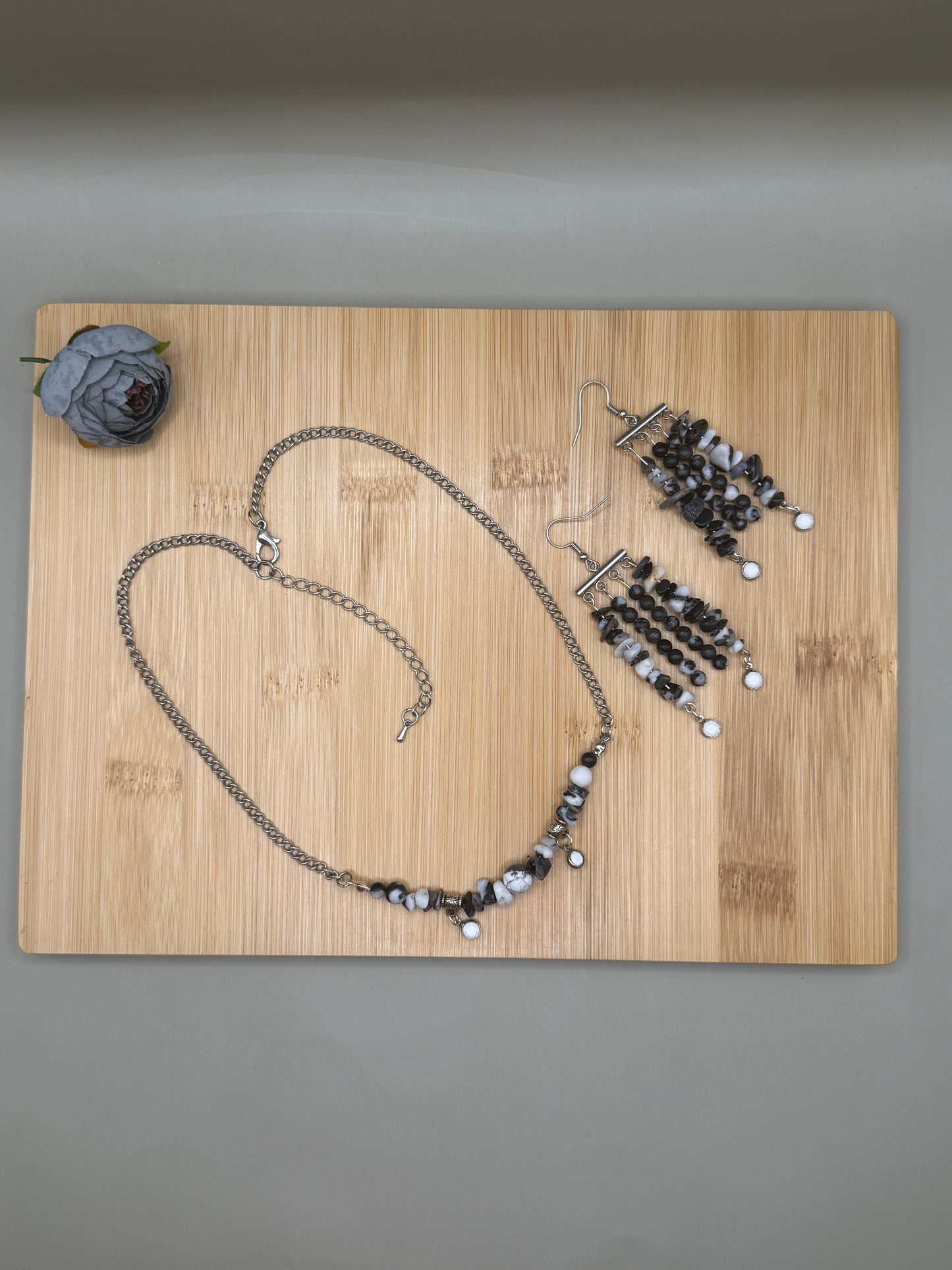 Blk or Wht Set